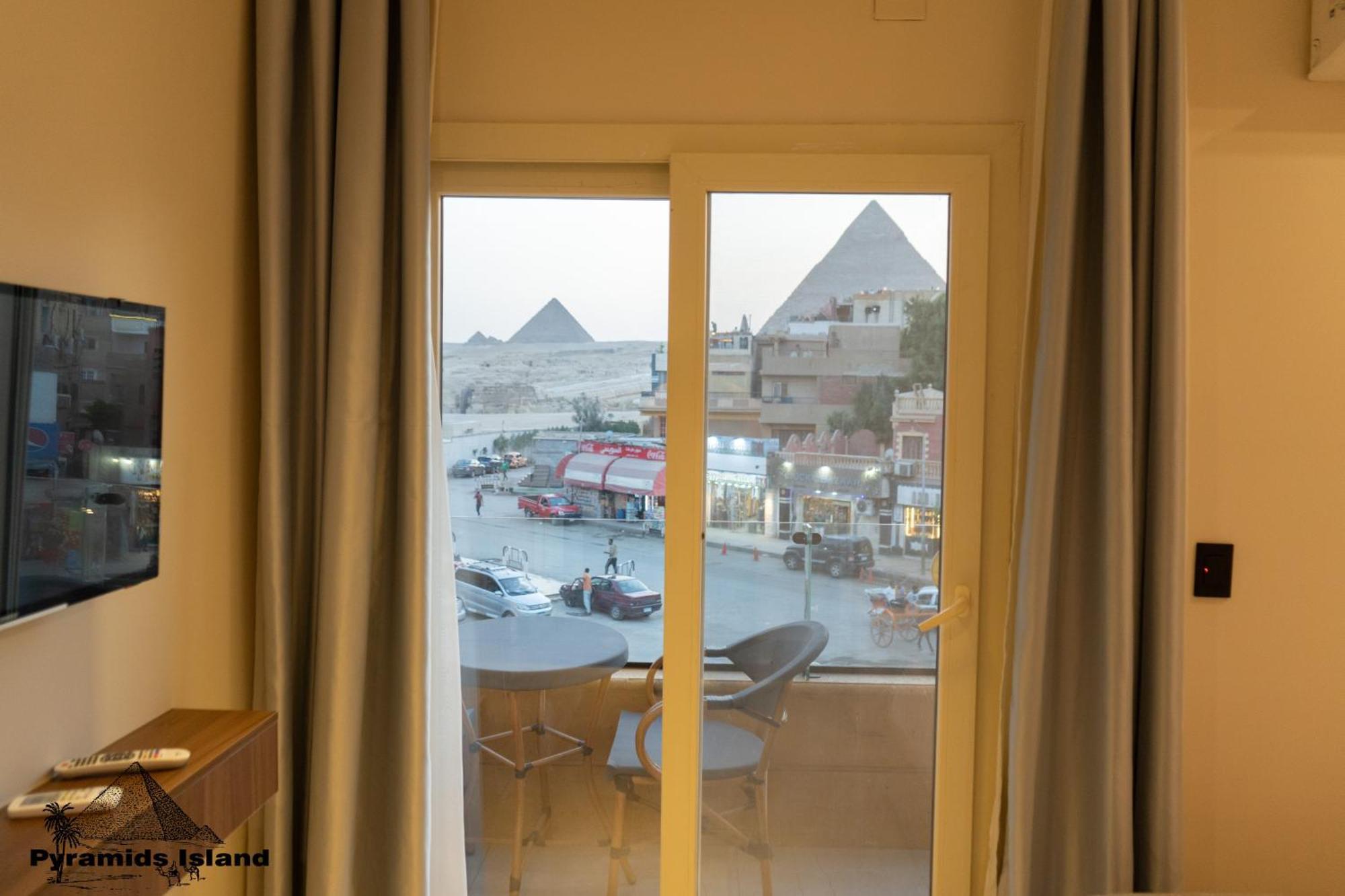 Pyramids Island Bed and Breakfast Kafret el-Gabal Exteriör bild
