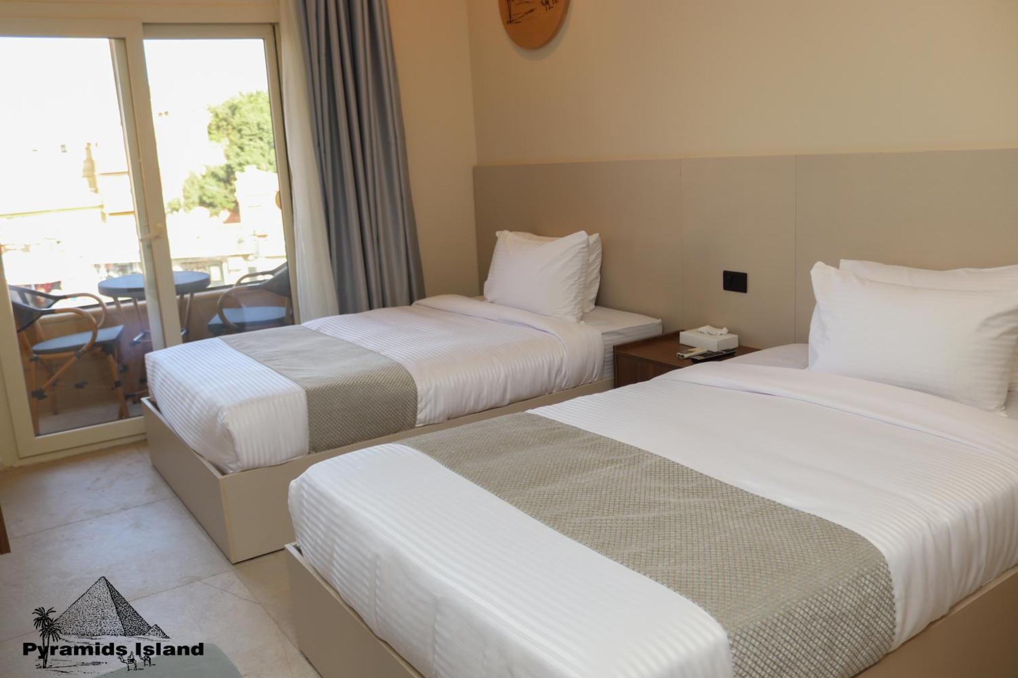 Pyramids Island Bed and Breakfast Kafret el-Gabal Exteriör bild