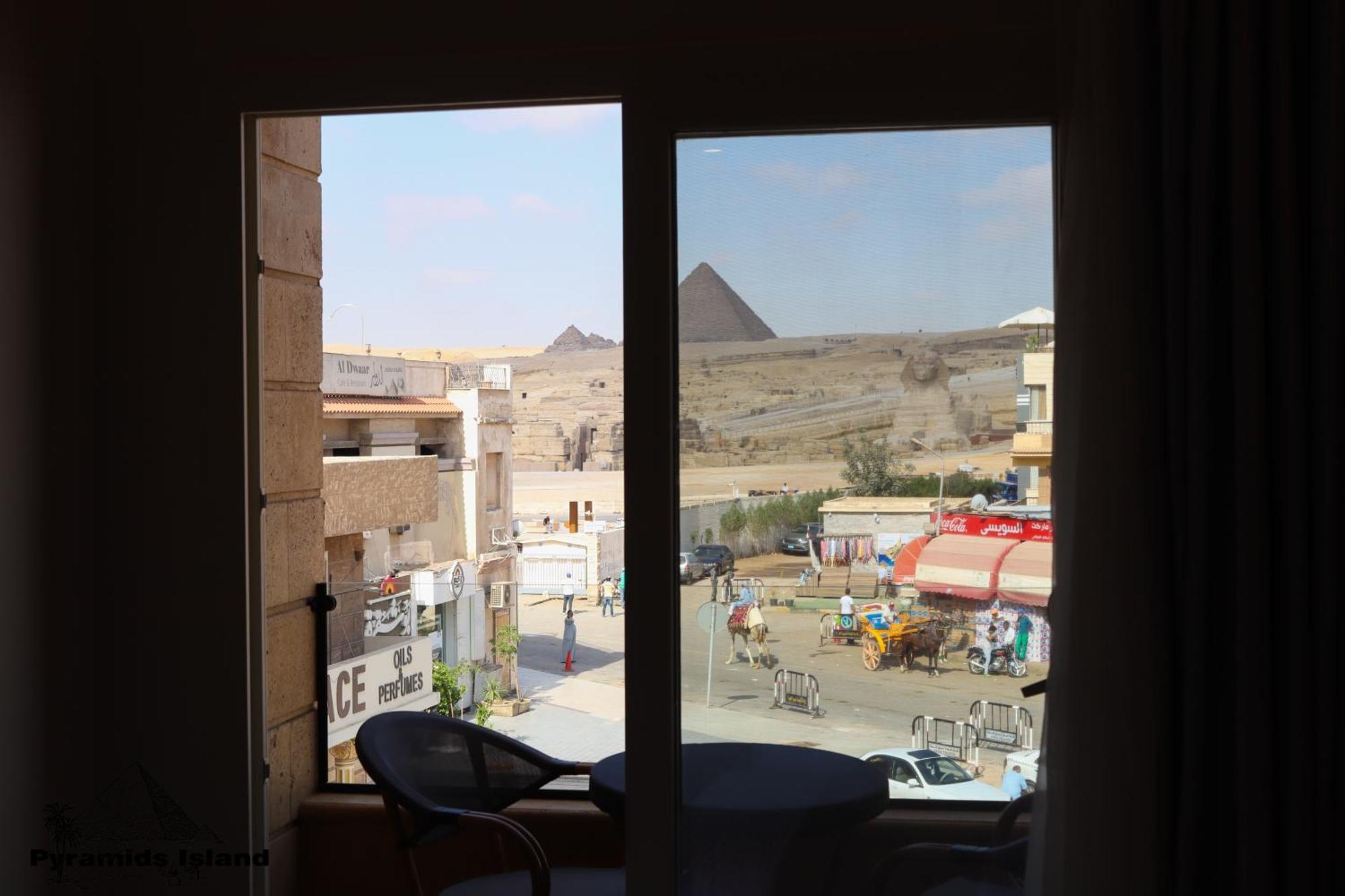 Pyramids Island Bed and Breakfast Kafret el-Gabal Exteriör bild