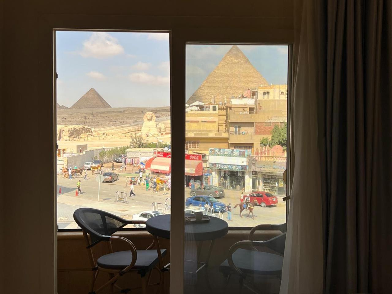 Pyramids Island Bed and Breakfast Kafret el-Gabal Exteriör bild