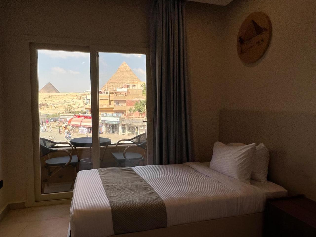 Pyramids Island Bed and Breakfast Kafret el-Gabal Exteriör bild